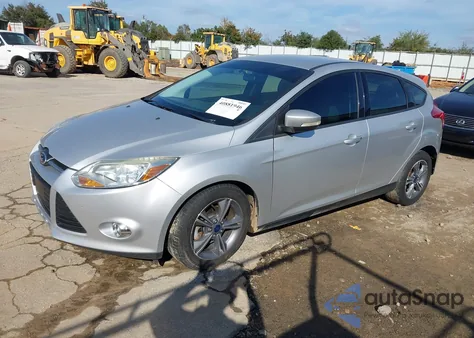 2014 Ford Focus Se z USA, uszkodzony, nr VIN 1FADP3K28EL320482